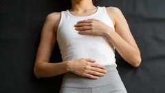 1ヶ月で平らなお腹を手に入れる：ステップバイステップガイド — 朝はバキューム、夜はプランク